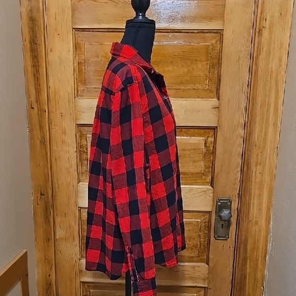 Old Navy Red and Black Buffalo Cabincore Plaid Long Sleeve  Button Down Shirt L - Picture 3 of 4